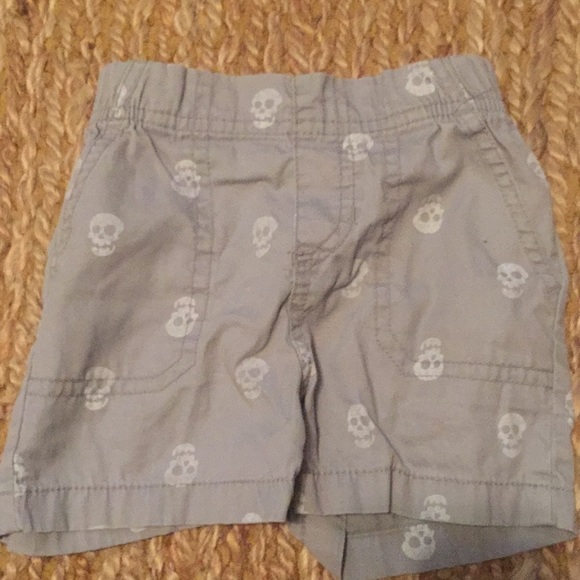 Bundle of boys shirt and shorts - Picture 4 of 6